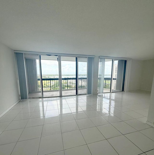 2 of 31 - 2425 Presidential Way #1703, West Palm Beach, FL