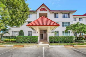 1 of 62 - 107 Half Moon Circle #a3, Hypoluxo, FL