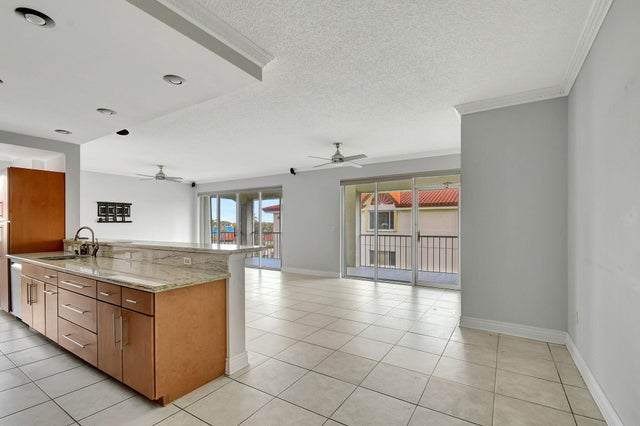 3 of 62 - 107 Half Moon Circle #a3, Hypoluxo, FL