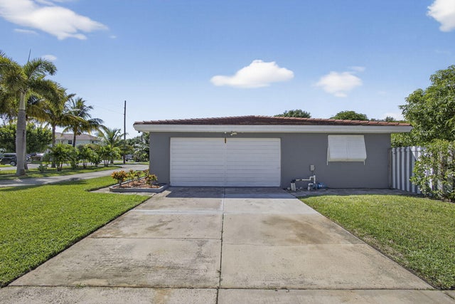 5 of 60 - 118 2nd Street, Lake Park, FL