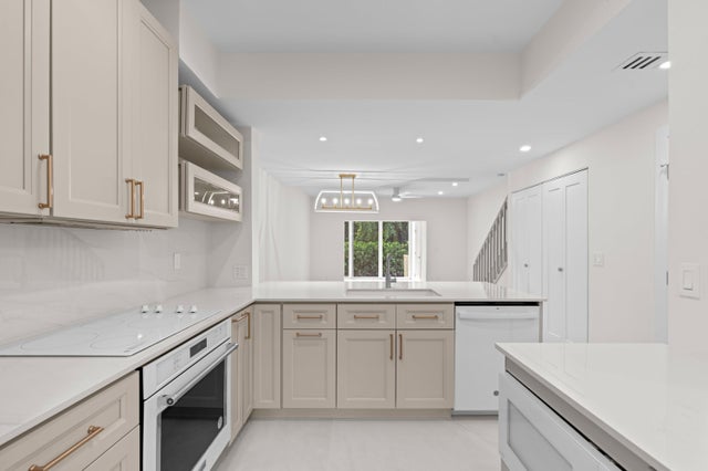 4 of 47 - 946 Kokomo Key Lane, Delray Beach, FL
