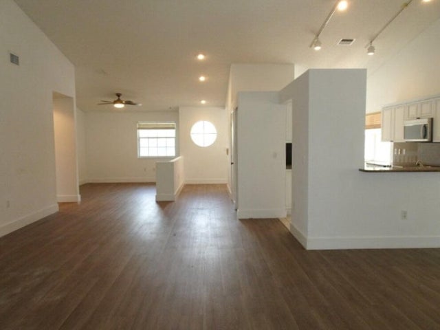 5 of 18 - 9637 Shadybrook Drive #201, Boynton Beach, FL