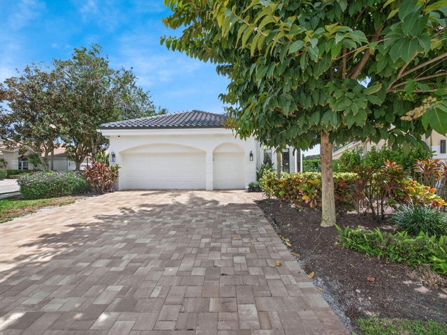 2 of 41 - 154 Windward Drive, Palm Beach Gardens, FL