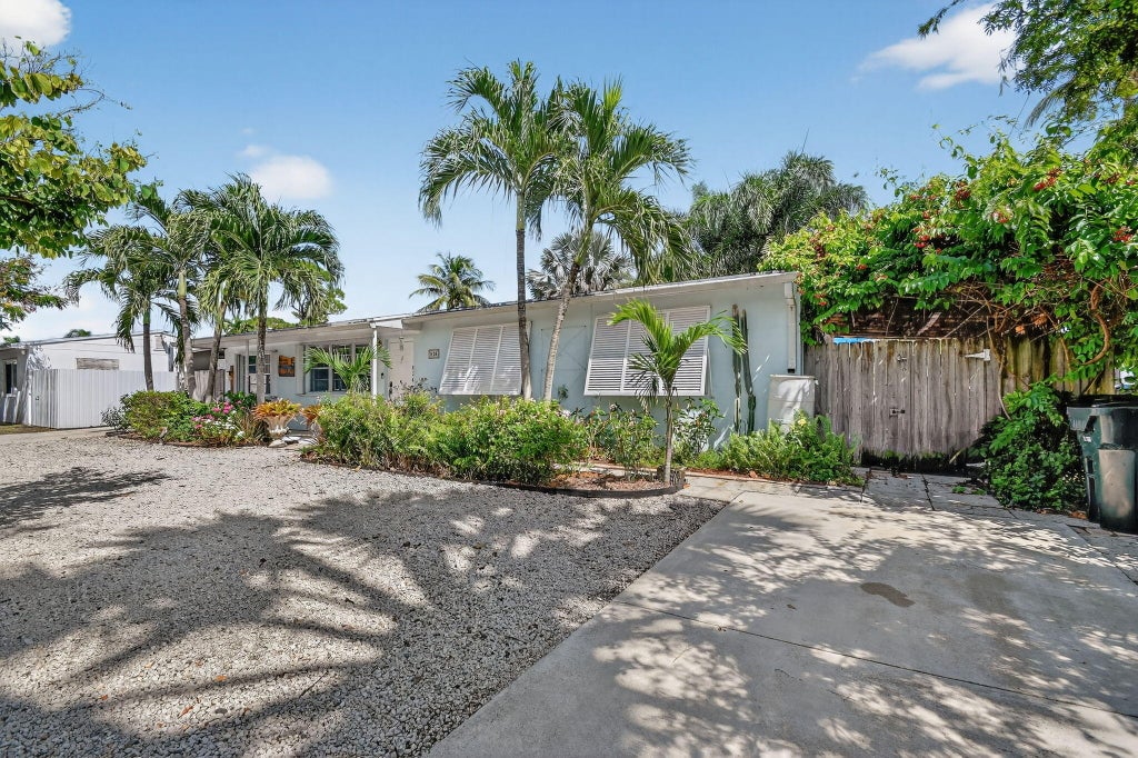 826 Snowden Dr, Lake Worth Beach