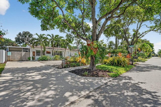 2 of 51 - 826 Snowden Drive, Lake Worth Beach, FL