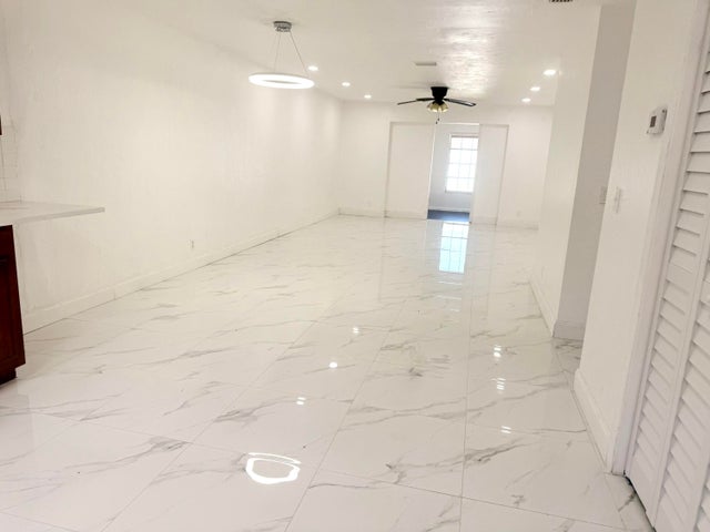 4 of 28 - 1471 Sw 26th Avenue #7b, Boynton Beach, FL