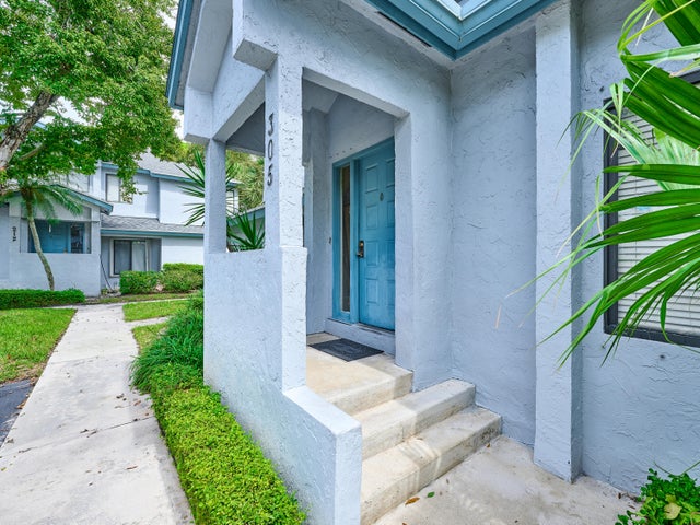 2 of 25 - 305 Harbour Pointe Way, Greenacres, FL