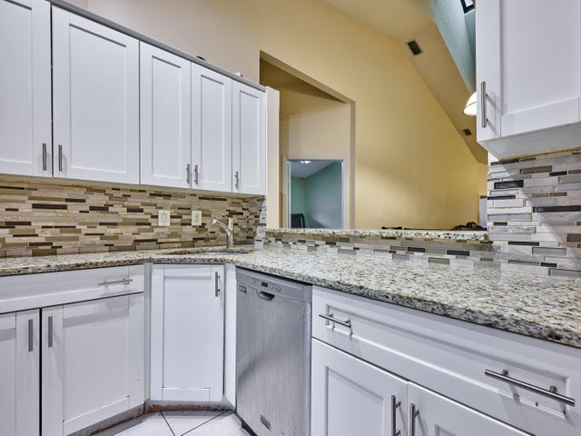 5 of 25 - 305 Harbour Pointe Way, Greenacres, FL