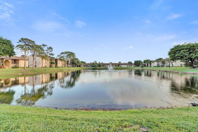 3 of 46 - 633 Sea Pine Way #h, Greenacres, FL