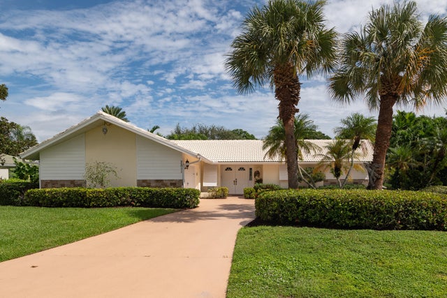 1 of 40 - 2811 Se Fairway W, Stuart, FL