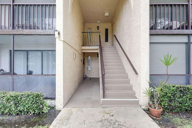 802 Sky Pine Way #f2, Greenacres