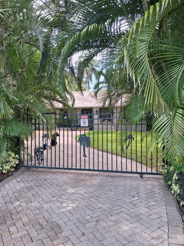 3 of 18 - 4015 Gem Lake Drive, Glen Ridge, FL