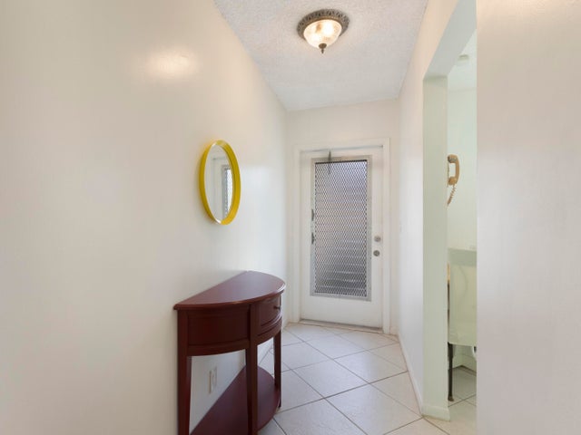 4 of 40 - 857 Worcester Lane #b, Lake Worth, FL