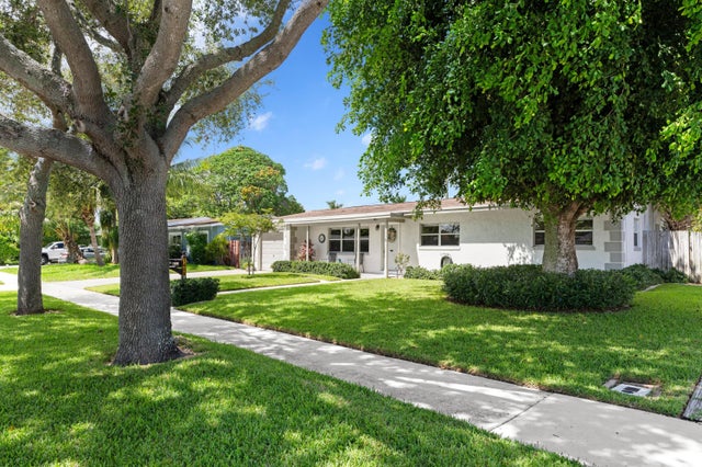 3 of 29 - 1409 W Ocean Avenue, Lantana, FL