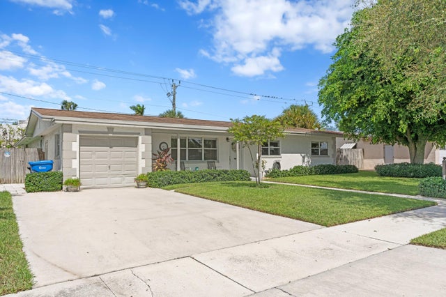 4 of 29 - 1409 W Ocean Avenue, Lantana, FL