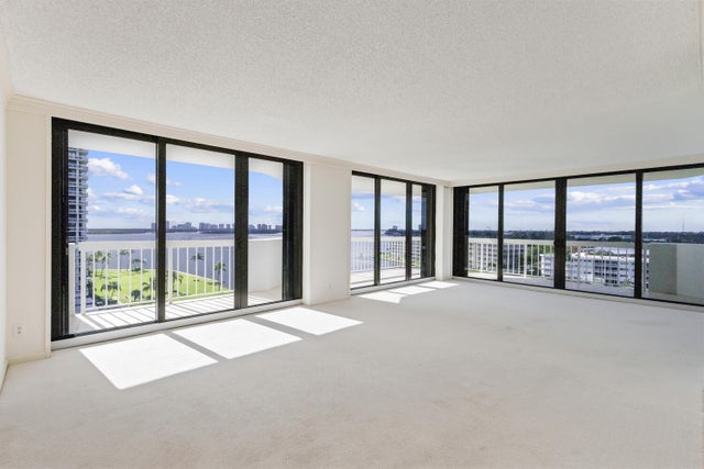 5 of 27 - 123 Lakeshore Drive #943, North Palm Beach, FL