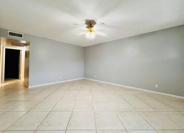 3 of 15 - 210 Somerset K, West Palm Beach, FL