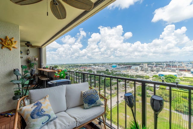2 of 47 - 5600 N Flagler Drive #2201, West Palm Beach, FL