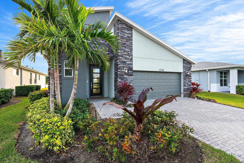 12758 Sw Phoenix Dr, Port Saint Lucie