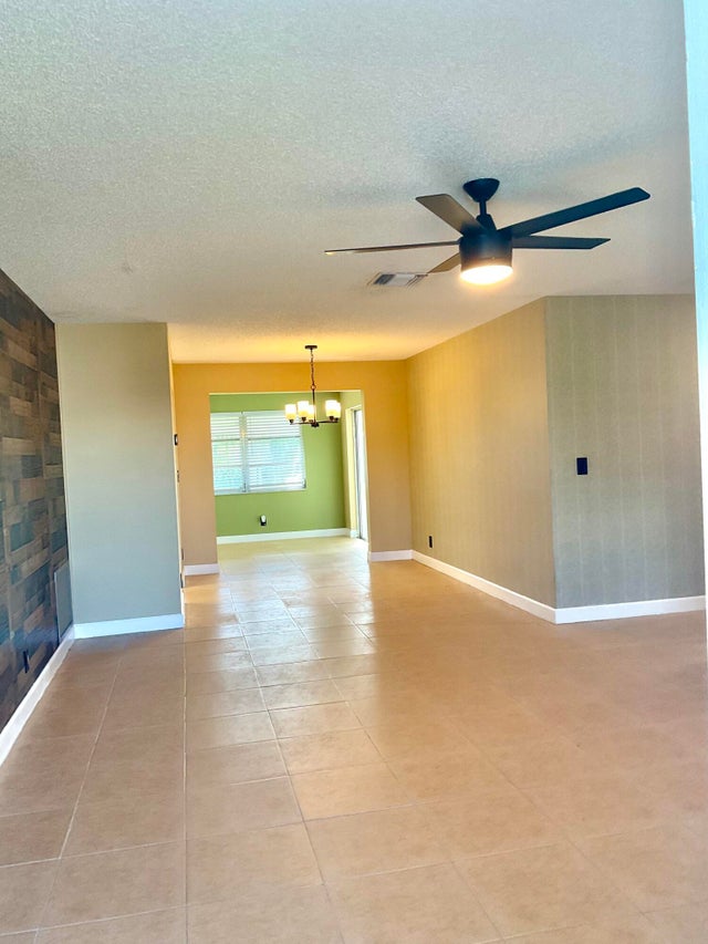 4 of 38 - 2102 Sw 22nd Court Sw, Boynton Beach, FL
