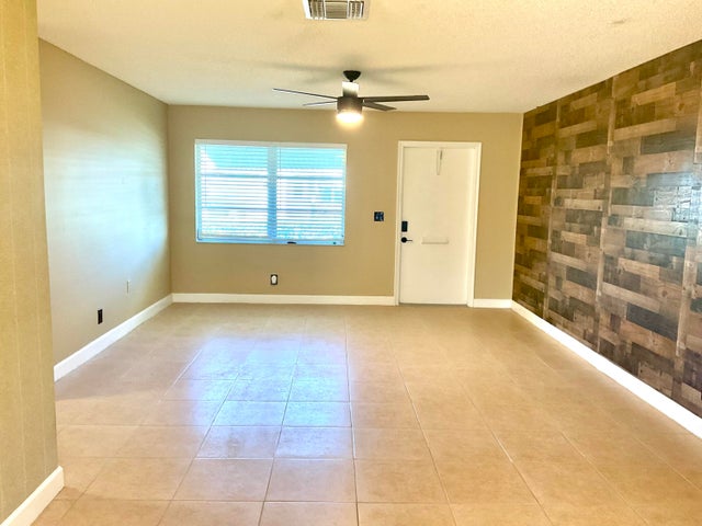 5 of 38 - 2102 Sw 22nd Court Sw, Boynton Beach, FL