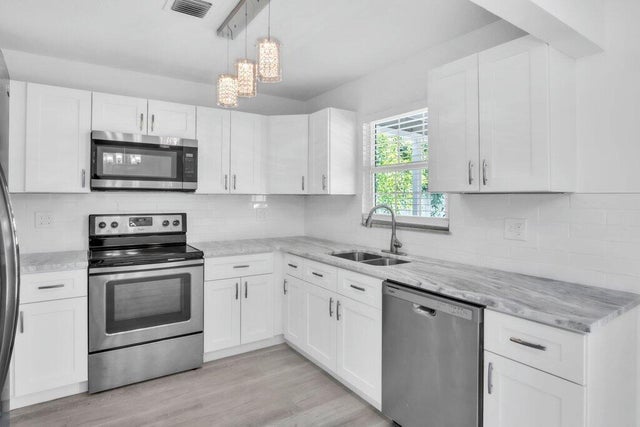 4 of 31 - 5431 Se Grafton Avenue, Stuart, FL