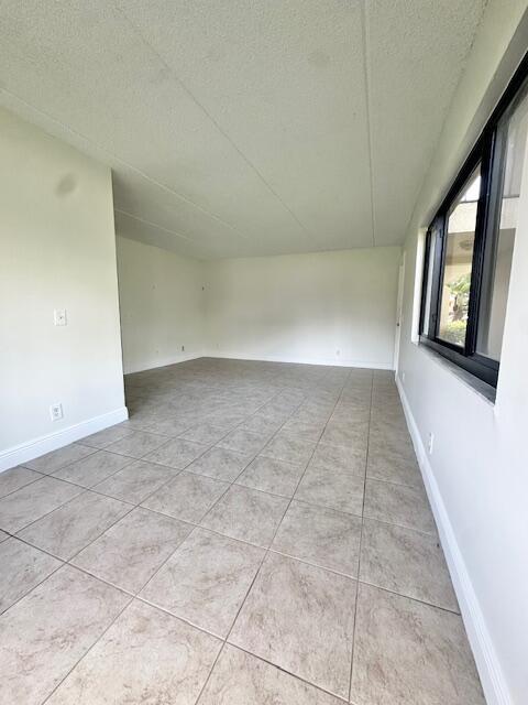 5 of 17 - 901 Meadows Circle #901, Boynton Beach, FL