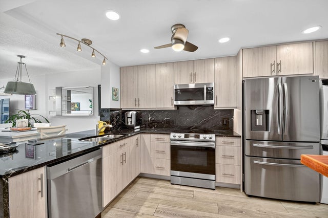 4 of 34 - 3581 S Ocean Boulevard #5-d, South Palm Beach, FL