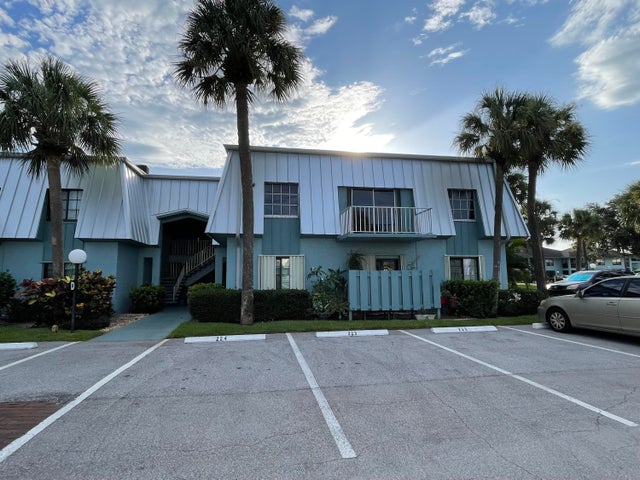 1 of 5 - 950 S Kanner Highway #d-22, Stuart, FL