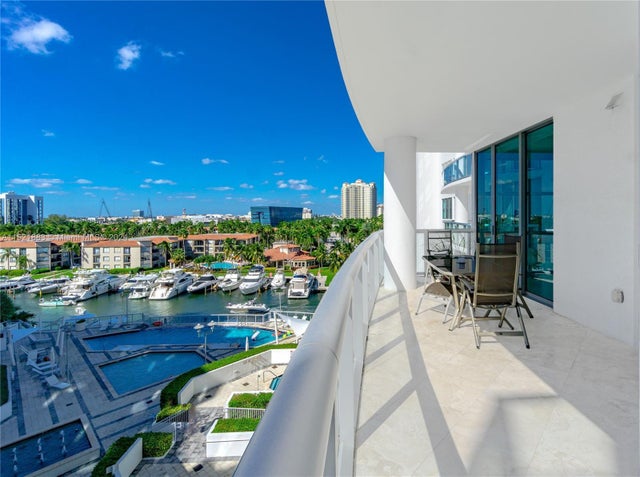 1 of 32 - 3131 Ne 188th Street #2-705, Aventura, FL