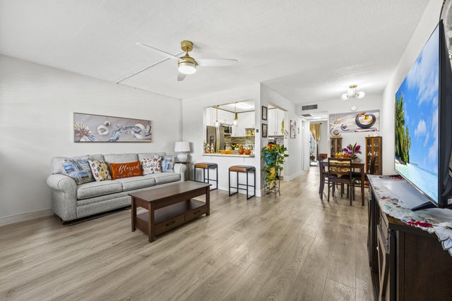 3 of 33 - 200 Village Green Circle E #202, Palm Springs, FL