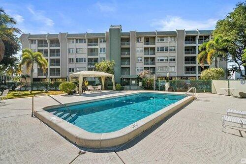 5 of 8 - 505 Spencer Drive #406, West Palm Beach, FL