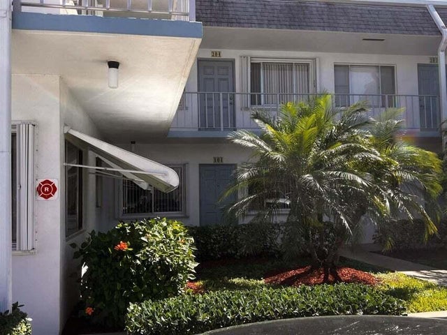 2 of 21 - 2880 Lake Osborne Drive #104, Lake Worth Beach, FL