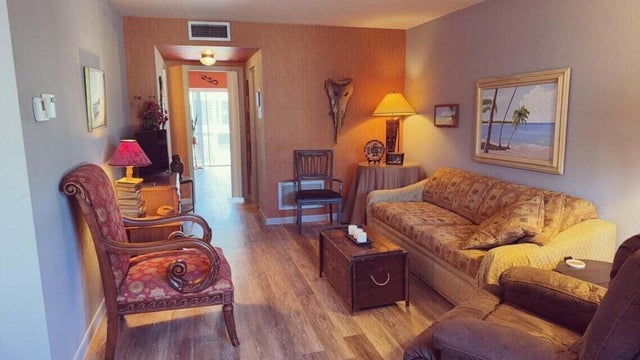 4 of 21 - 2880 Lake Osborne Drive #104, Lake Worth Beach, FL