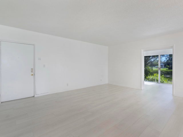 2 of 39 - 6245 Old Court Road #102, Boca Raton, FL