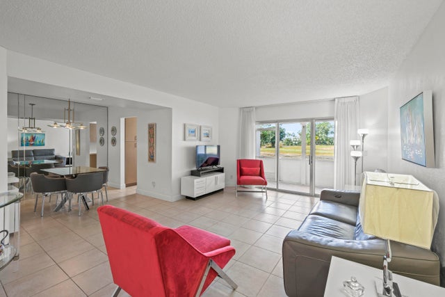 2 of 26 - 3871 Via Poinciana #104, Lake Worth, FL