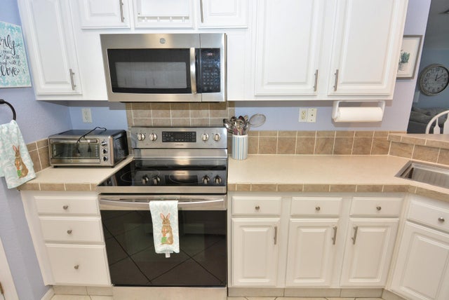 5 of 41 - 8154 14th Hole Drive, Port Saint Lucie, FL