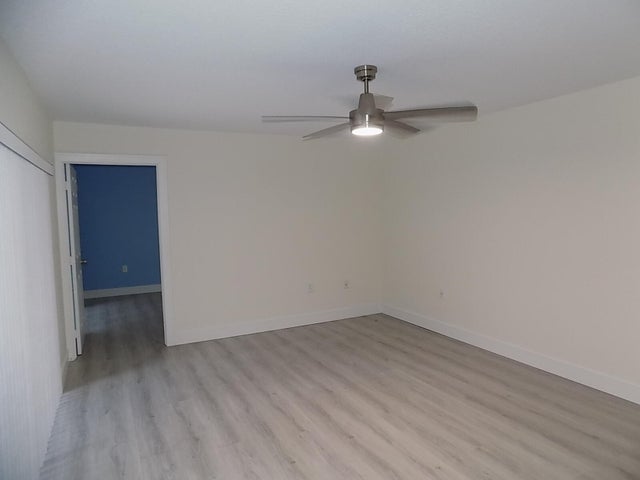 5 of 31 - 619 6th Terrace, Palm Beach Gardens, FL