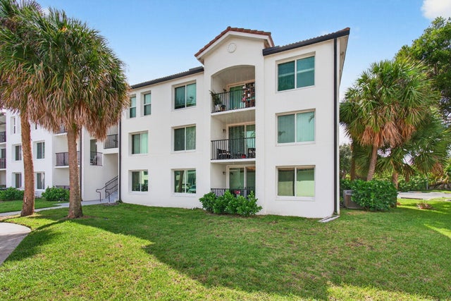 1 of 86 - 1202 Villa Circle, Boynton Beach, FL