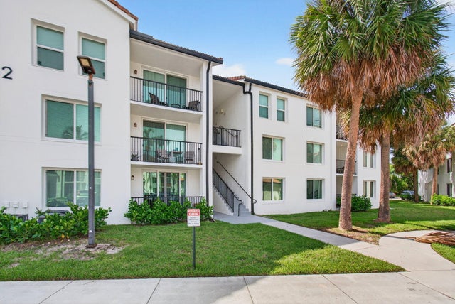 2 of 86 - 1202 Villa Circle, Boynton Beach, FL