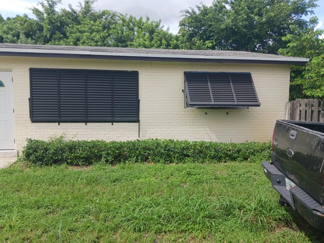 3 of 19 - 1527 Live Oak Drive, West Palm Beach, FL