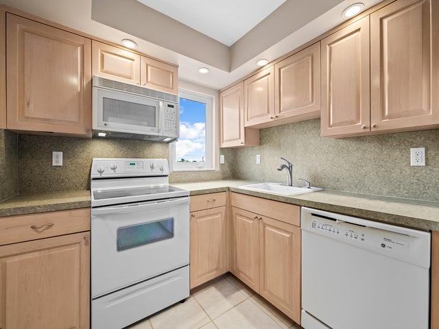 3 of 31 - 3221 S Ocean Boulevard #302, Highland Beach, FL