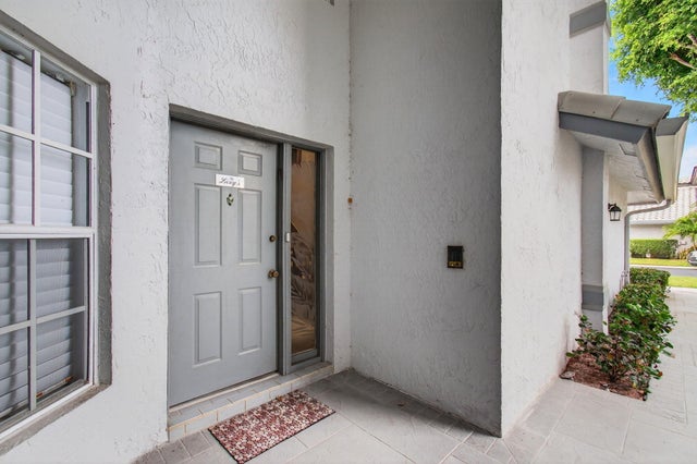 4 of 41 - 11618 Briarwood Circle #4, Boynton Beach, FL