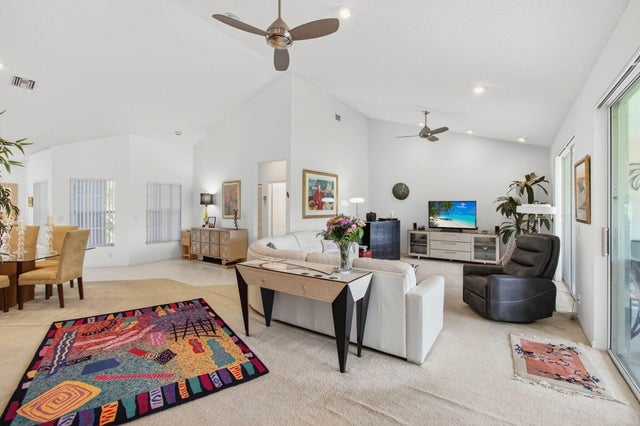 5 of 41 - 11618 Briarwood Circle #4, Boynton Beach, FL