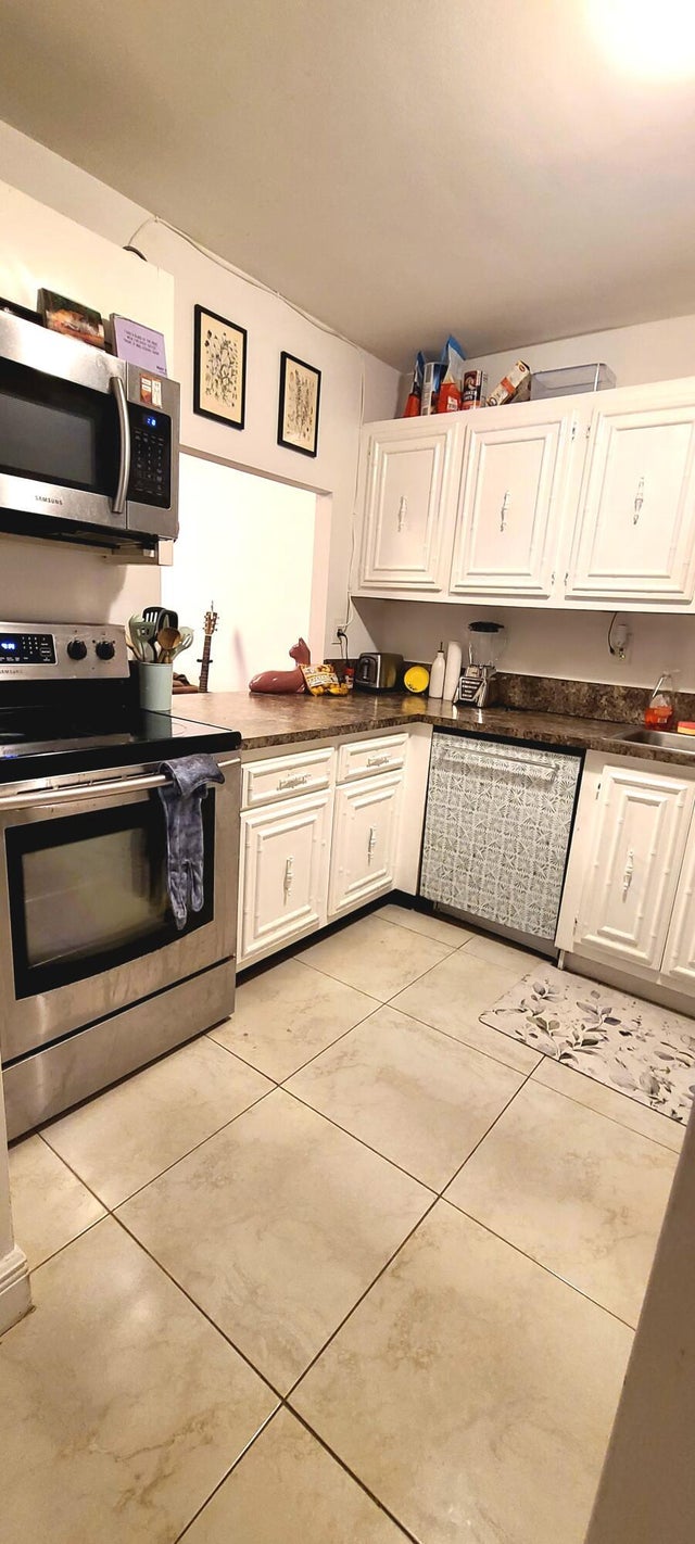 5 of 8 - 1000 Parkview Drive #316, Hallandale Beach, FL