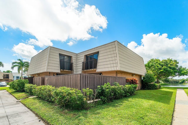 2 of 32 - 5209 52nd Way #5209, West Palm Beach, FL