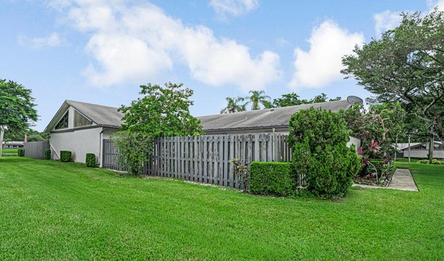 1 of 40 - 1139 Summit Trail Circle #b, West Palm Beach, FL