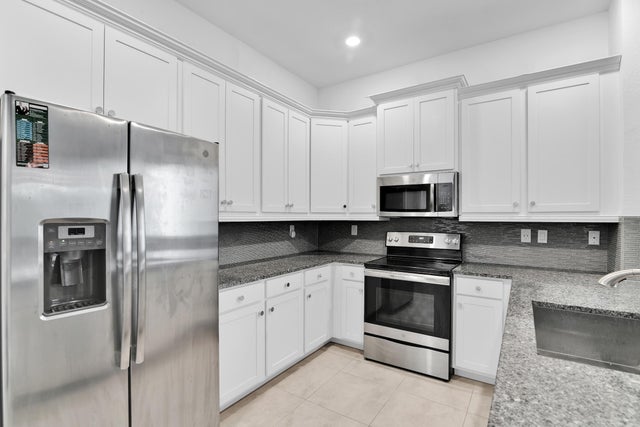 5 of 27 - 3202 Klays Court, Royal Palm Beach, FL