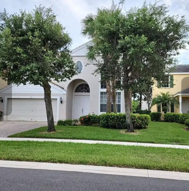 2 of 3 - 305 Berenger Walk, Royal Palm Beach, FL
