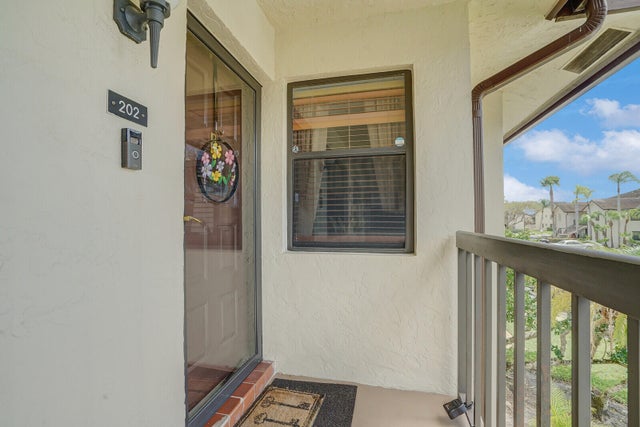 3 of 35 - 7593 Tahiti Lane #202, Lake Worth, FL